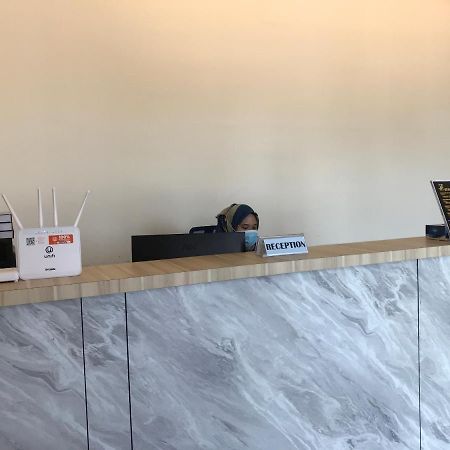 Oyo 90506 Z Stay Inn Hotel Simpang Renggam エクステリア 写真