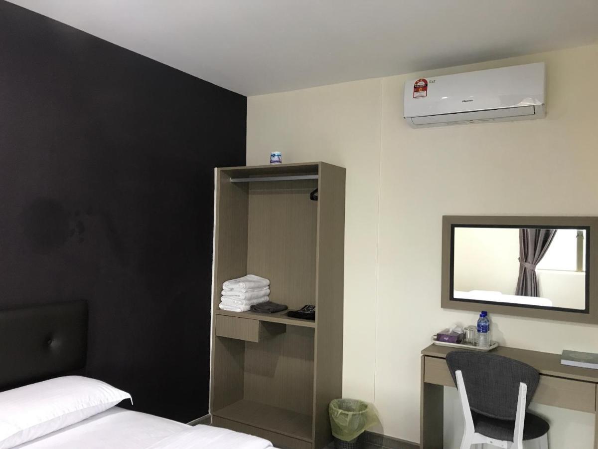 Oyo 90506 Z Stay Inn Hotel Simpang Renggam エクステリア 写真