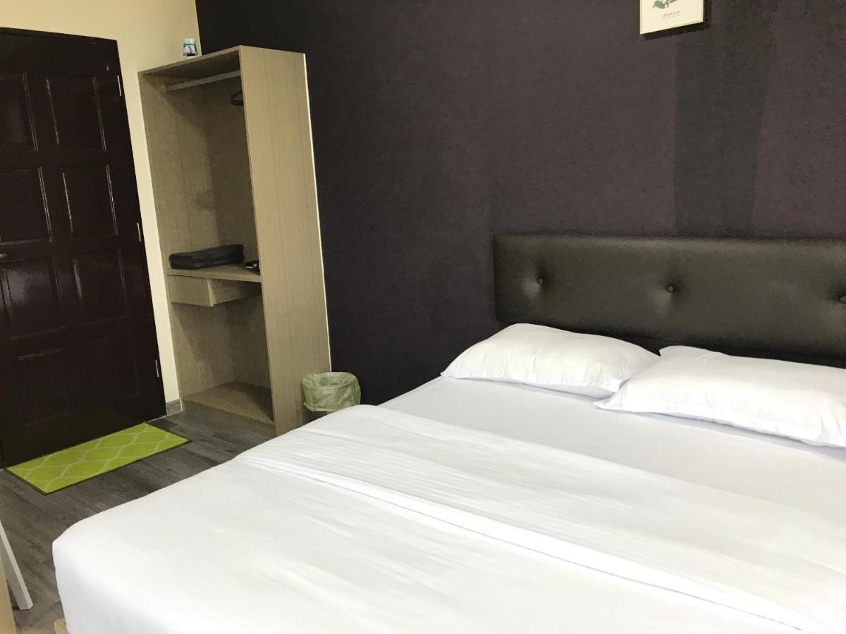 Oyo 90506 Z Stay Inn Hotel Simpang Renggam エクステリア 写真